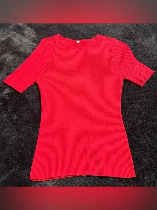 Women’s Short-Sleeve Ribbed Sweater Top - Red & Green - Picture 8 of 12